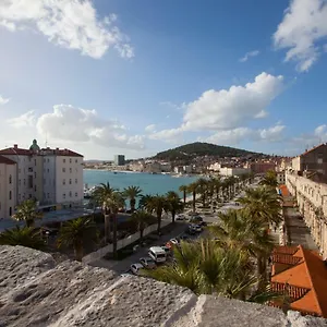 Emperor's Chambers Luxury Apartman Split